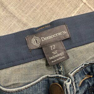 Democracy Barrel Leg Jeans Size 12